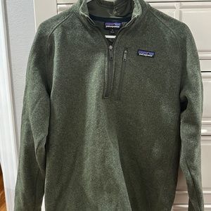 Patagonia men’s half zip up sweater